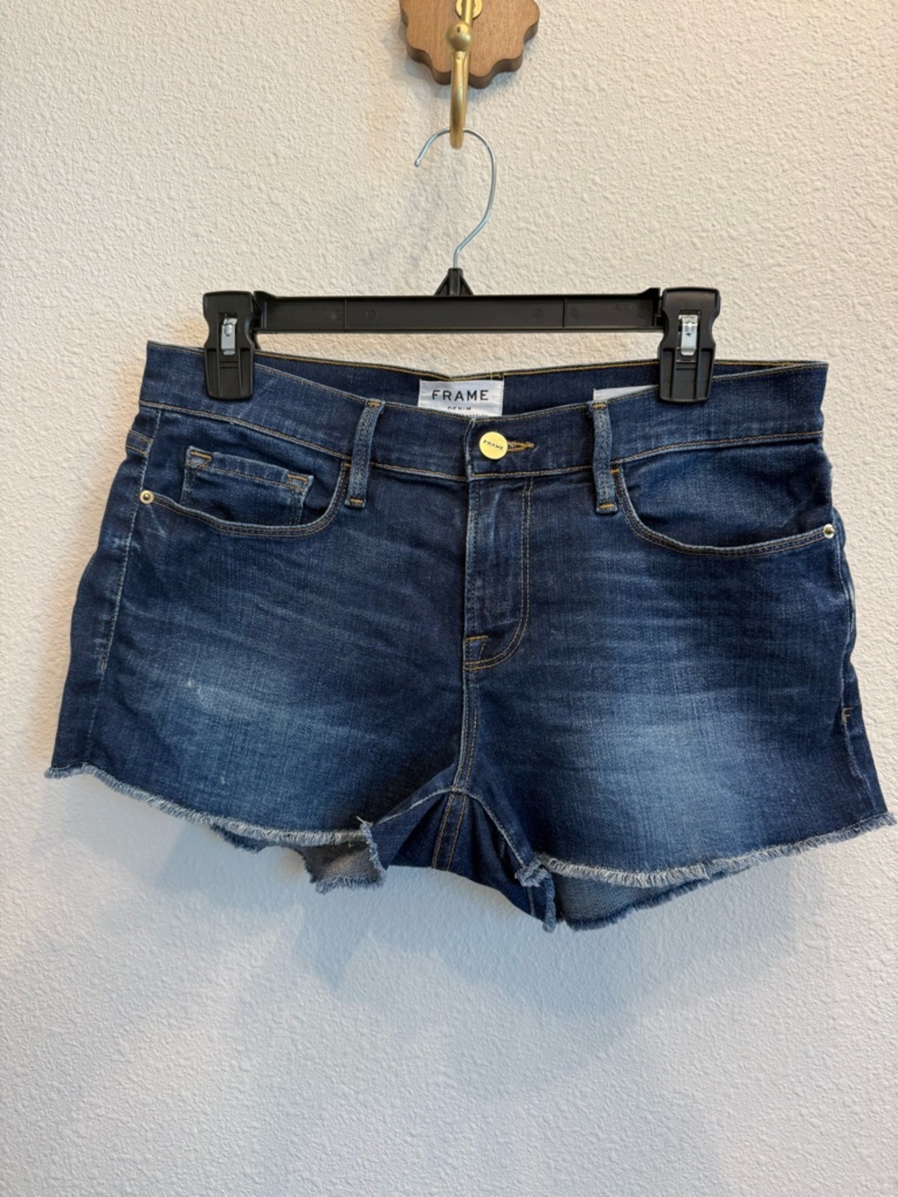 FRAME Le Cutoff Denim Shorts Size 26 | Raw Hem Dark Wash